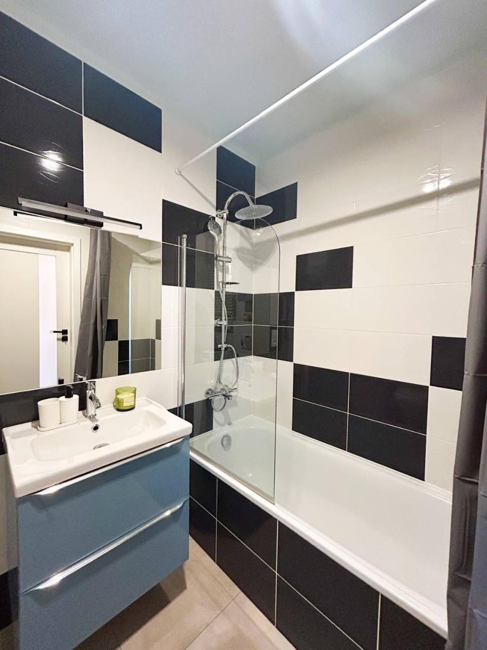 Lumina Luxury 3-Rooms Apartments With Parking Lodz  Exterior photo